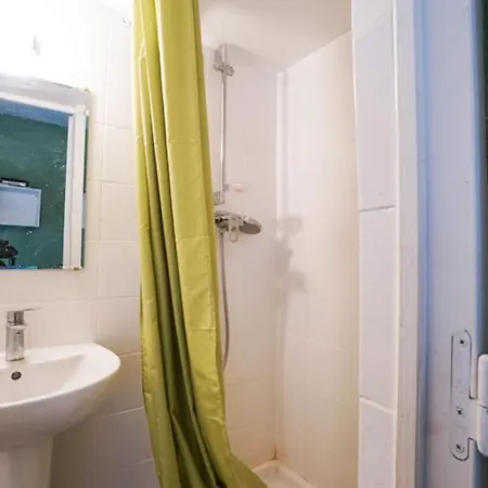 Charming Studio Near Tour Montparnasse * Париж