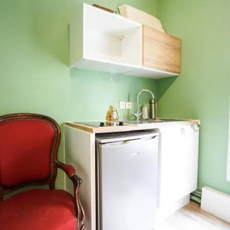 Апартаменты Charming Studio Near Tour Montparnasse *